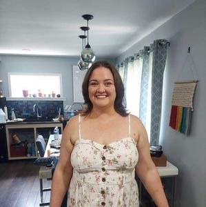 Meet your Posher, Adrianne